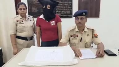 মোহনপুর: চুরি যাওয়া স্বর্ণালংকার এবং এক মহিলা চোরকে গ্রেপ্তার করে পশ্চিম থানার পুলিশ