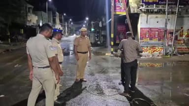 காஞ்சிபுரம்: காஞ்சிபுரம் திடீரென நள்ளிரவில் நடுரோட்டில் அருந்து கிடந்த மின் கம்பி