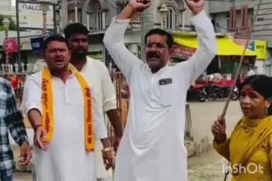 सिरोंज: दतिया में कुंवार घनश्याम सिंह की जीत पर सिरोंज में छतरी पर आतिशबाजी कर जशन मनाया गया