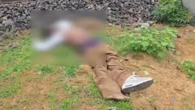 सूरजपुर: रेलवे स्टेशन के पास अज्ञात युवक का शव मिलने से सनसनी, पुलिस जांच में जुटी