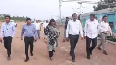 भैयाथान: कलेक्टर ने लाइफ लाइन एक्सप्रेस की तैयारियों का लिया जायजा, 16 अगस्त से मिलेगी निःशुल्क जांच व सर्जरी