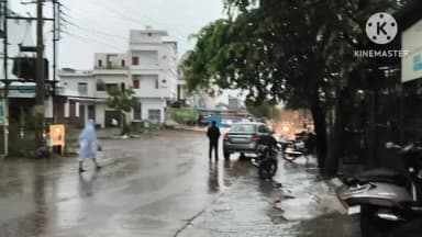 नोहर: नोहर में बारिश से मौसम हुआ सुहावना, किसानों के चेहरों पर लौटी मुस्कान, क्षेत्र सहित आसपास के ग्रामीण इलाकों में बारिश
