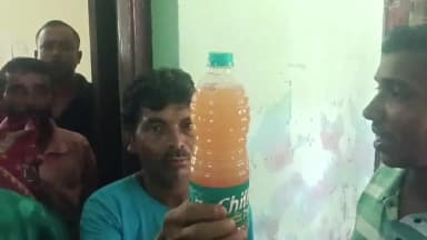 কৈলাশহর: ঘোলা জল, না কি তরল বিষ ? চার বছর ধরে কাদার জল খেতে বাধ্য কৈলাসহর পাখিরবাদা এলাকার ২ হাজার মানুষ
