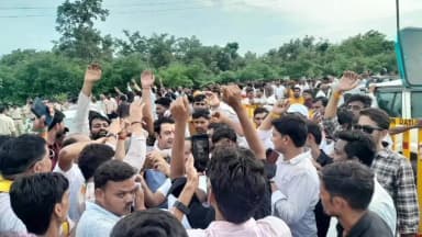 निवाड़ी: दतिया में जीत का जश्न, पृथ्वीपुर विधायक नितेंद्र सिंह राठौर कार्यकर्ताओं संग उत्सव में हुए शामिल