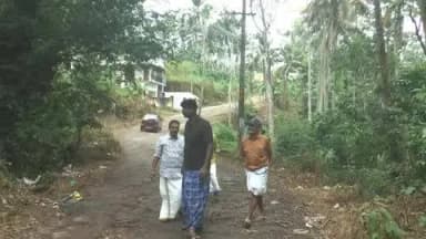 കാട്ടാകട: പൂവച്ചലിൽ സ്വകാര്യ വ്യക്തിയുടെ റബ്ബർ മരം ഒടിഞ്ഞ് വീണ് വൈദ്യുതി ലൈനിന് തകരാർ