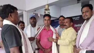 हेरहंज: भाजपा नेता संतोष यादव ने सांसद व विधायक प्रतिनिधियों को सम्मानित किया, दी बधाई व शुभकामनाएं