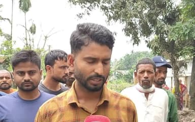 বিলাসীপাৰা ভাগ: বিলাসীপাৰাত গড়কাপ্তানী পথ নিৰ্মাণৰ ব্যাপক দুৰ্নীতিৰ অভিযোগত সন্দৰ্ভত স্থানীয় ৰাইজৰ প্ৰতিক্ৰিয়া।