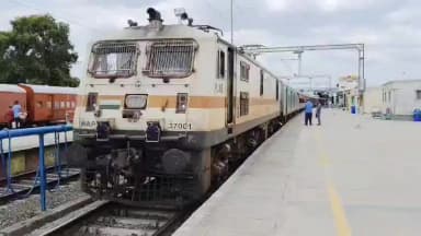 திருப்பத்தூர்: குடியாத்தம் அருகே ரயிலில் இருந்து தவறி விழுந்த வாலிபர் பலி