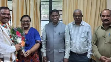 ಧಾರವಾಡ: ಧಾರವಾಡ ಆಕಾಶವಾಣಿಯ ಕಾರ್ಯಕ್ರಮ ಮುಖ್ಯಸ್ಥರಾಗಿ ಕುಮಾರ್ ಅಗಡಿ ಅಧಿಕಾರ ವಹಿಸಿಕೊಂಡರು