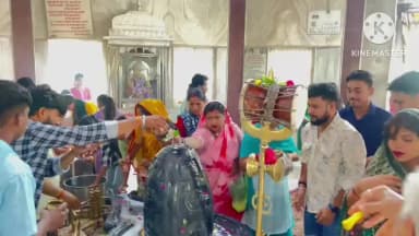 ब्यावरा: सावन के पहले सोमवार, ब्यावरा के अंजनी लाल मंदिर स्थित द्वादश ज्योतिर्लिंग महादेव मंदिर में उमड़ी श्रद्धालुओं की भीड़