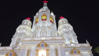 பாளையங்கோட்டை: தெற்கு பஜார் தூய சவேரியார் பேராலயத்தில் நற்கருணை ஆராதனை ஆலய அர்ச்சிப்பு விழா நடைபெற்றது.