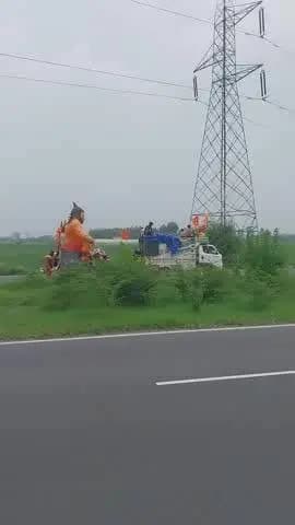 meerut m lagatar kavriyo ka agman