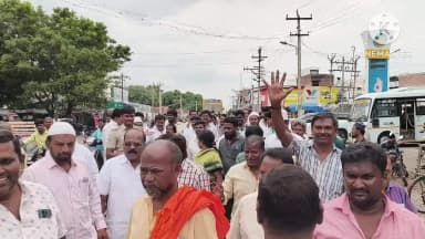 வாணியம்பாடி: பேருந்து நிலையம் அருகே எதிர்க்கட்சி தலைவர் உதயநிதி ஸ்டாலின் கைது செய்யப்பட்டதை கண்டித்து திமுகவினர் சாலைமறியல்