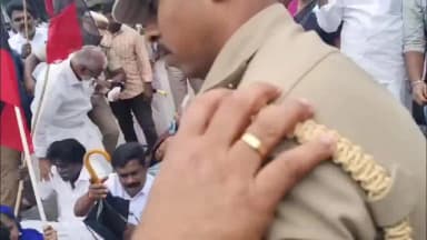 கூடலூர்: திமுக இளைஞரணி செயலாளர் உதயநிதி அவர்களின் கைதை கண்டித்து கூடலூர் நகர திமுக சார்பில் சாலை மறியல்