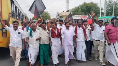 வேடசந்தூர்: உதயநிதி ஸ்டாலின் கைதை கண்டித்து திமுகவினர் ஆத்துமேட்டில் சாலை மறியல்