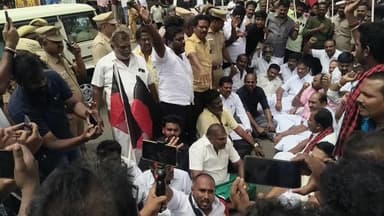 தேனி: சாலை மறியலில் ஈடுபட்ட தேனியில் முன்னாள் முதலமைச்சர் ஓபிஎஸ் உட்பட திமுகவினர் கைது
