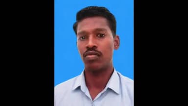 கோவில்பட்டி: கோவில்பட்டி திருநெல்வேலி சாலையில் வாலிபர் தூக்கிட்டு தற்கொலை