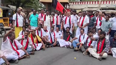 ஆண்டிப்பட்டி: உதயநிதி ஸ்டாலின் கைதை கண்டித்து ஆண்டிபட்டியில் எம்எல்ஏ மகாராஜன் தலைமையில் சாலை மறியலில் ஈடுபட்ட நூற்றுக்கும் மேற்பட்ட திமுகவினர் கைது