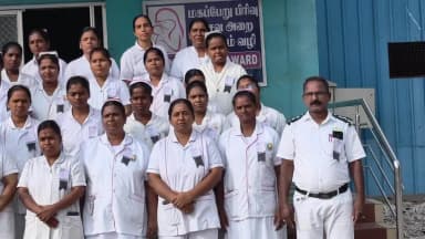 கள்ளக்குறிச்சி: கள்ளக்குறிச்சி அரசு மருத்துவக் கல்லூரி மருத்துவமனையில் கருப்பு பேட்ஜ் அணிந்து பணியாற்றிய செவிலியர்கள்