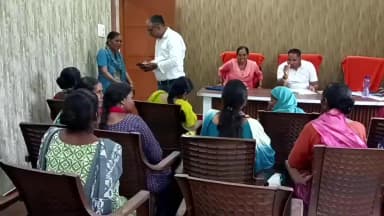 पौड़ी: धनाऊ मल्ला में स्वयं सहायता समूहों की बैठक, महिलाओं को आत्मनिर्भर बनाने पर जोर दिया गया