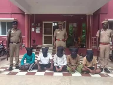அம்பாசமுத்திரம்: விக்கிரமசிங்கபுரம் வாலிபர் கொலை வழக்கில் சிறார் உட்பட 5 குற்றவாளிகள் 15 மணி நேரத்தில் கைது. மாவட்ட போலீசார் அதிரடி.
