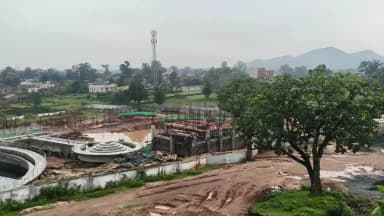 गरीबों का जमीन कंपनिय ओर सरकारी अधिकारी के
दुवारा बिना मुआवजा का काम किया जा रहा है