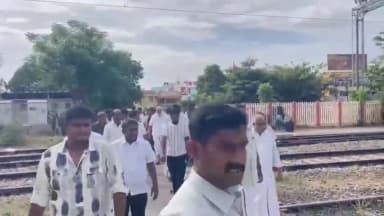 திண்டுக்கல் கிழக்கு: உதயநிதி ஸ்டாலின் அவர்களை கைது செய்து திமுகவினரை மிரட்ட நினைக்கும் தவெக அரசின் எண்ணம் தவிடுபொடியாகும் ரயில்நிலையத்தில் முன்னாள் அமைச்சர் பேச்சு