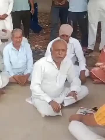 रायसिंहनगर: रायसिंहनगर के ग्राम पंचायत भादवांवाला में जलदाय विभाग के अधिकारियों को बनाया बंधक