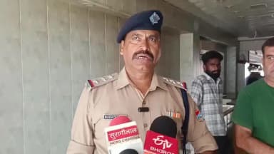 रुद्रपुर: भगत सिंह चौक स्थित श्रृंगार बुटीक में लगी आग, फायर टीम ने पाया आग पर काबू, जांच शुरू: महेश चंद, अग्निशमन अधिकारी