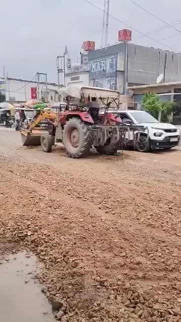वायरल हुआ हादसा, तब जागा विभाग! आखिर कब बनेगी कटकुईयां मोड़ की सड़क?...