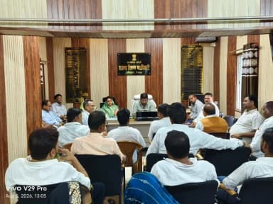 तरियानी चौक: तरियानी पंचायत समिति बैठक में अधिकारियों की गैरमौजूदगी, मांगा गया स्पष्टीकरण