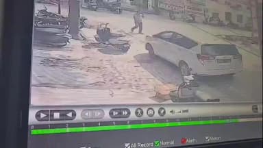जगाधरी: मोटरसाइकिल सवार ने प्रॉपर्टी डीलर की सिर में ईट मार कर की हत्या घटना सीसीटीवी कैमरे में क़ैद जांच में जुटी पुलिस