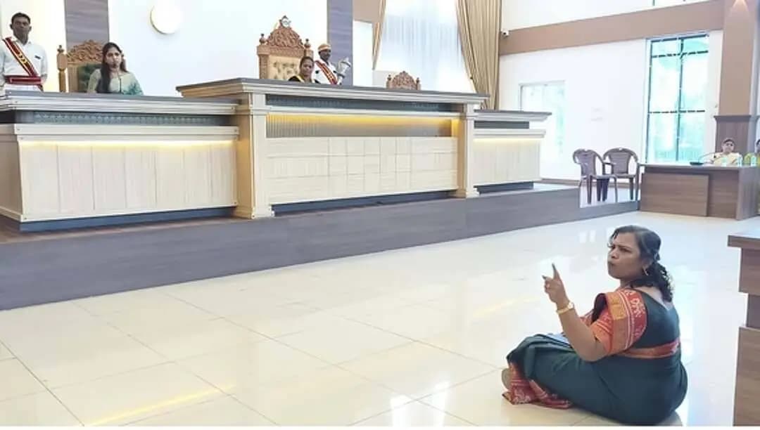 திருவாரூர்: நாகா்கோவில் மாநகராட்சியில் 3 உறுப்பினர்கள் போராட்டம்: கொலை மிரட்டல், ஊழல் புகார்!