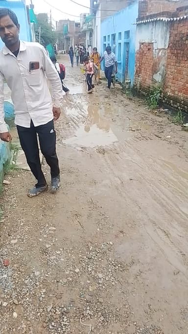 जौरा कि पगारा रोड कॉलेज के सामने वाली गली
के हालात वार्ड नंबर 9 जौरा