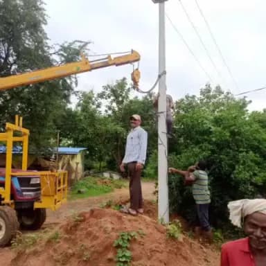 నిర్మల్: జిల్లా కేంద్రంలోని 11 కేవీ వెంకటాపూర్ ఫీడర్ పరిధిలో నూతన విద్యుత్ స్తంభాల ఏర్పాటు కారణంగా శుక్రవారం విద్యుత్ అంతరాయం