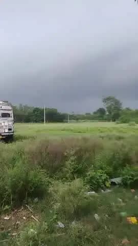 देखिए भाई अभी शाम को बसरिया में बहुत तेज बारिश हुई है लगभग 100 की स्प्रीट में #newpost
