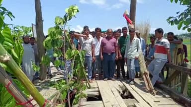 লক্ষীপুৰ: মেৰামতিৰ এমাহ নৌহওঁতেই জহি-খহি গ'ল লক্ষীপুৰ–টাকিমাৰী সংযোগী মূল পথৰ কাঠৰ দলং,ৰাইজৰ
উত্তাল প্ৰতিবাদ