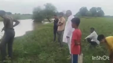 बांदा: शौच करने गई महिला की नाले में डूबने की आशंका, पुलिस ने गोताखोर लगाए, तलाश जारी