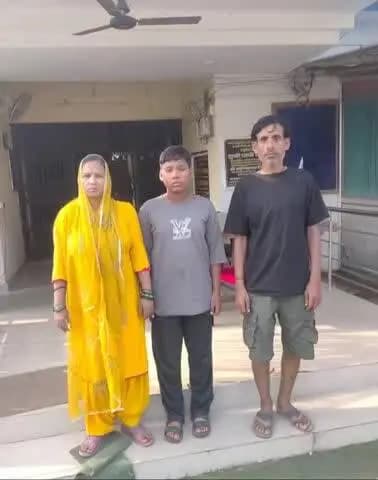 शोहरतगढ़: थाना शोहरतगढ़ पुलिस ने गुमशुदा 14 वर्षीय बालक को बरामद कर उसके परिजनों को सुपुर्द किया