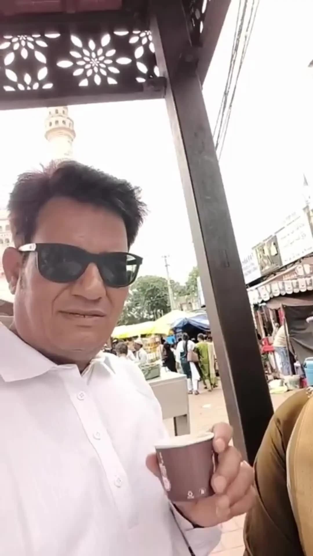 जमुआ: ईरानी चाय और उस्मानिया बिस्कुट