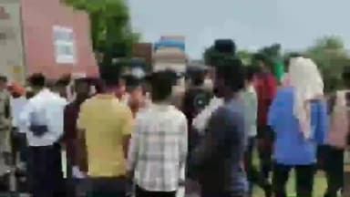 गायघाट: सियारी पुल के पास एनएच 27 पर अज्ञात वाहन ने बाइक सवार को कुचला, परिजनों ने मुआवजे के लिए किया हंगामा