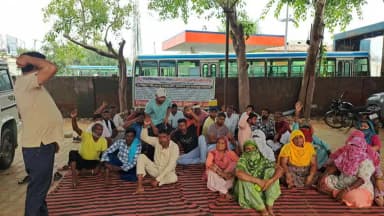 चरखी दादरी: तीन दिवसीय हड़ताल के दूसरे दिन भी डटे रहे सफाई कर्मचारी, अनिश्चितकालीन आंदोलन की चेतावनी