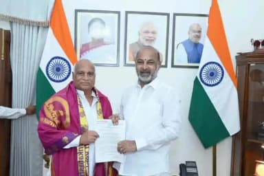 ముధోల్: ఢిల్లీలో కేంద్ర హోంశాఖ సహాయ మంత్రి బండి సంజయ్ కుమార్ ను కలిసిన ముధోల్ ఎమ్మెల్యే పవార్ రామారావు పటేల్