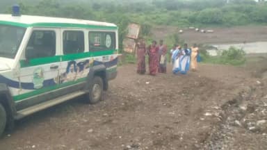 అసిఫాబాద్: అనార్ పల్లి వాగుపై వంతెన లేక గర్భిణీలకు తీవ్ర ఇబ్బందులు