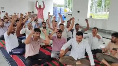 लोहारू: स्मार्ट मीटर और एग्री डिस्कॉम के विरोध में बिजली कर्मचारियों का तीसरे दिन भी धरना जारी