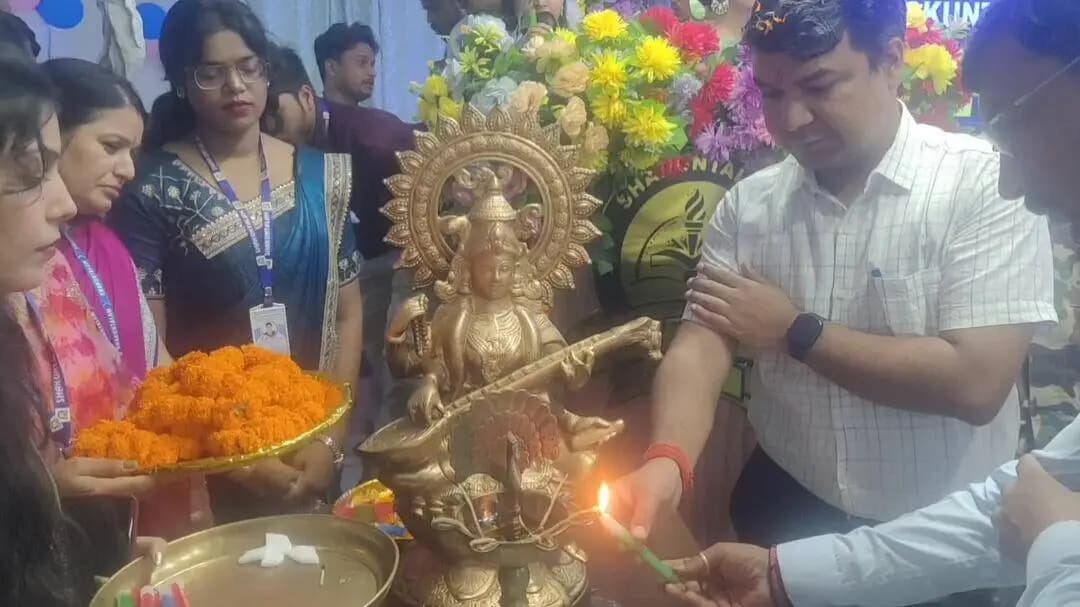 जिला पदाधिकारी रोहतास ने शकुन्तलम कॉलेज इंस्टिट्यूट टीचर्स एजुकेशन का दीक्षारम्भा 2026 का किया उद्घाटन