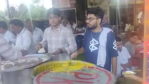 सरूरपुर डिग्री कॉलेज पर उमड़ा कांवड़ियों का जन सैलाब तरह तरह के शिविर लगाए गए h भोलो ke लिए
