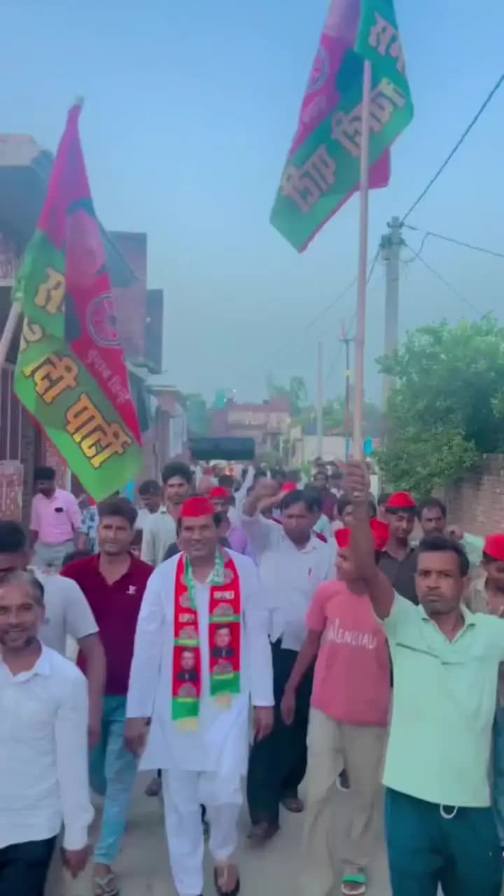 धनौरा विधानसभा क्षेत्र के गांव शाहपुर रझेडा में श्री जितेन्द्र प्रताप सिंह जी की पीडीए चौपाल।
#धनौरा_मांगे_जितेन्द्र
