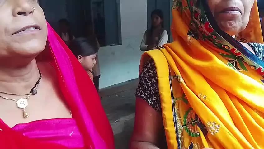 *शिक्षकों की लापरवाही और अव्यवस्था का शिकार पीएम श्री स्कूल: गाइड थमाकर बच्चों से ब्लैकबोर्ड पर लिखवाते हैं टीचर, बर्तन