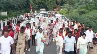 शिकोहाबाद: सपा विधायक ने परिवार संग उठाई कांवड़, सोरों से 11 कांवड़ लेकर बटेश्वर धाम में किया शिव का अभिषेक